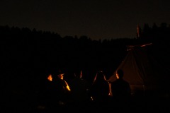 Sterne und Lagerfeuer